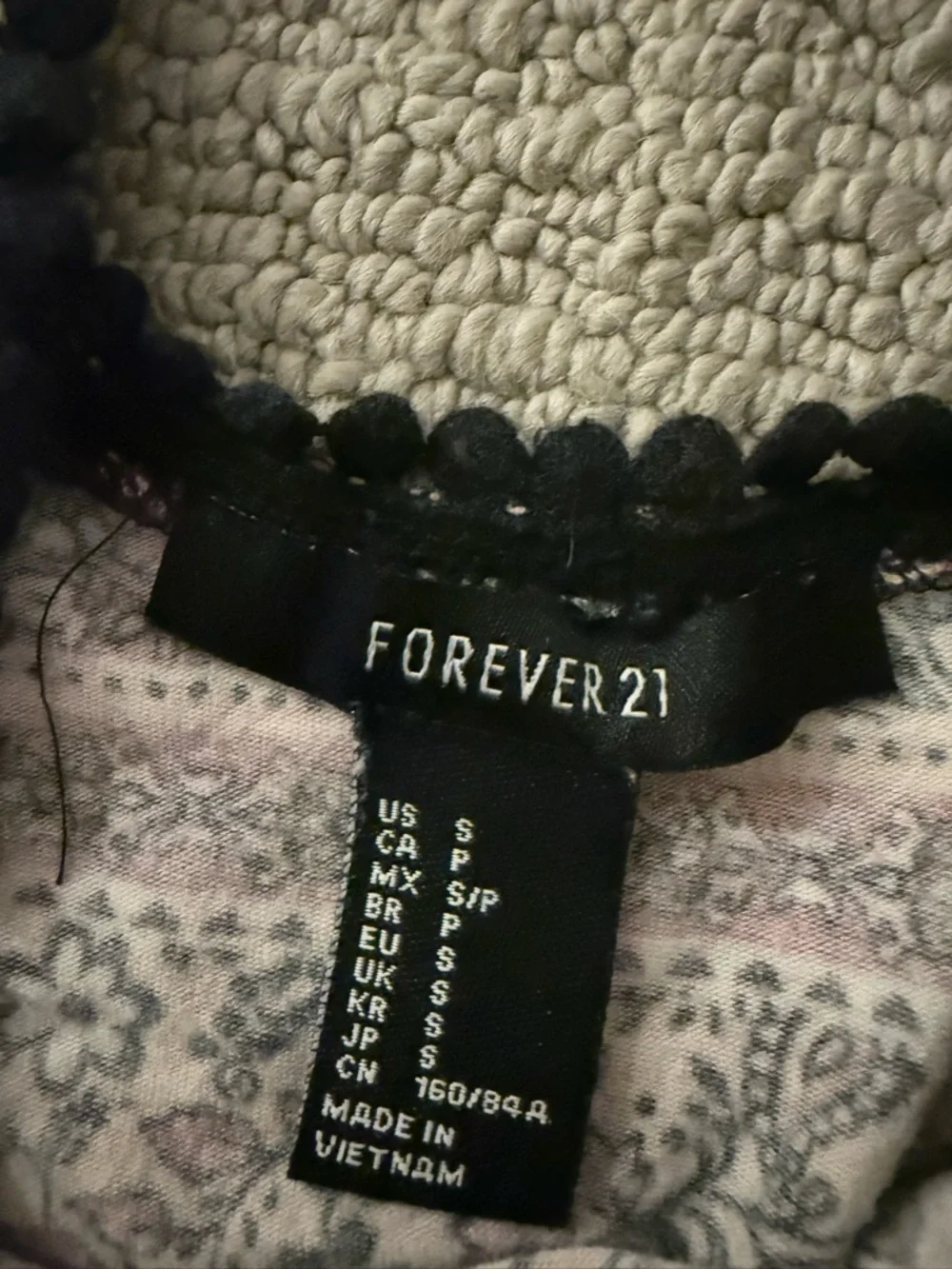 Forever 21 Boho Crop Top Floral Paisley Tank Pom Trim Women’s S - Picture 4 of 4